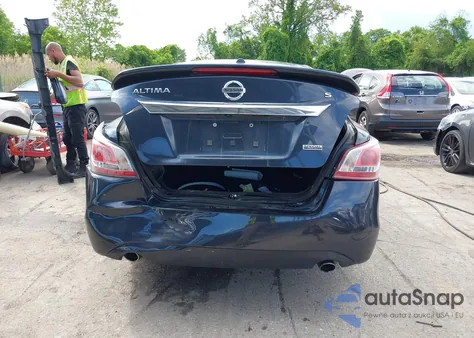 2015 Nissan Altima 2.5 S z USA, uszkodzony, nr VIN 1N4AL3AP1FC578484